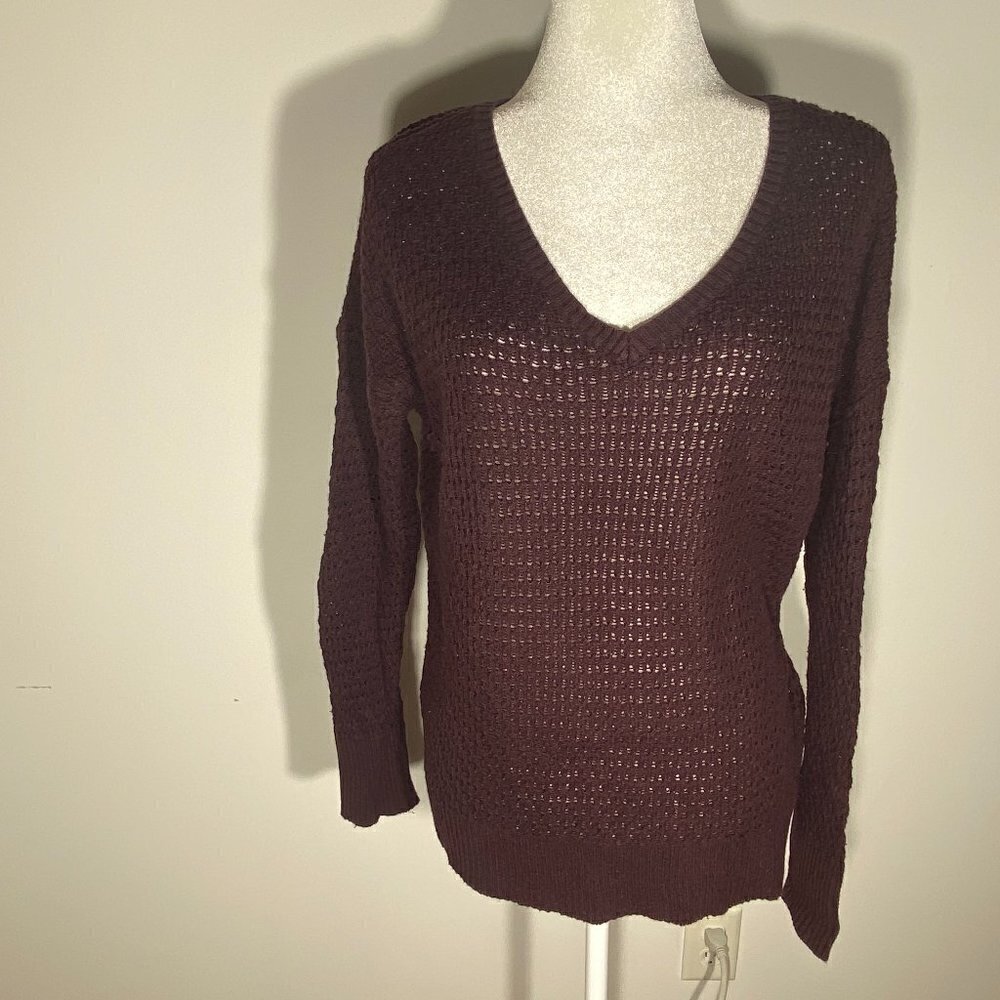 American Eagle Women's Burgundy Sweater Size Medium